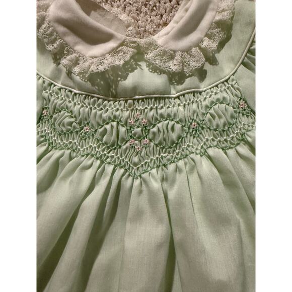Vintage Polly Flinders Mint Green Hand-Smocked Baby Dress – Infant 6–9 Months - Picture 6 of 7
